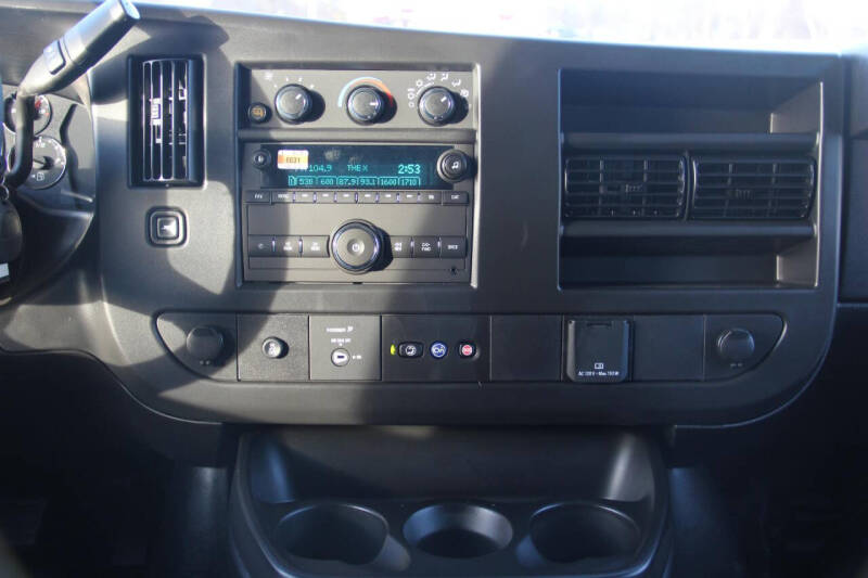 2025 Chevrolet Express 3500