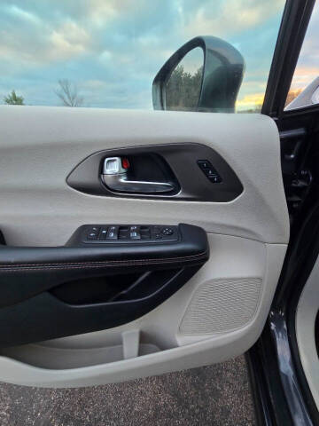 2020 Chrysler Pacifica Touring L