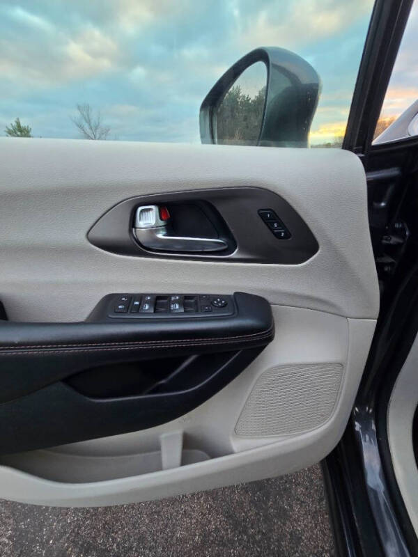 2020 Chrysler Pacifica Touring L