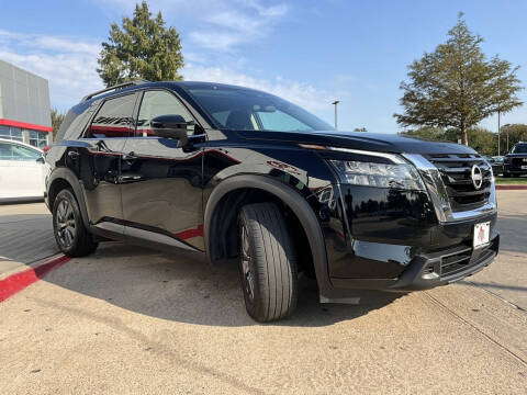 2024 Nissan Pathfinder SV