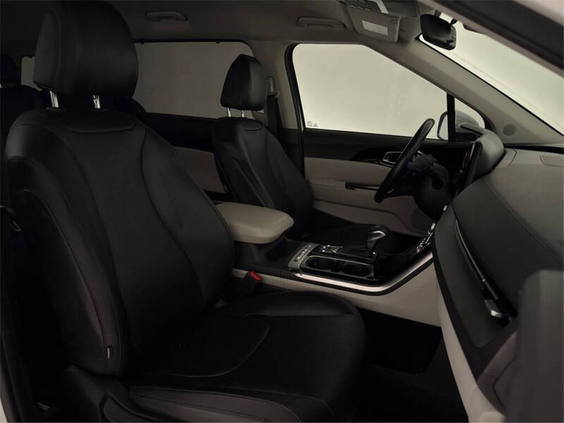 2022 Kia Carnival EX