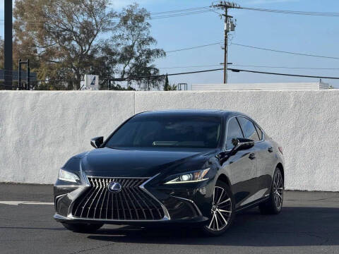 2022 Lexus ES 300h