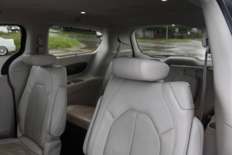 2021 Chrysler Pacifica Touring L