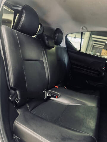 2016 Toyota Prius c Three