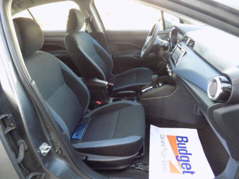 2023 Nissan Versa SV