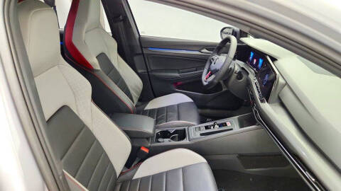 2022 Volkswagen Golf GTI SE