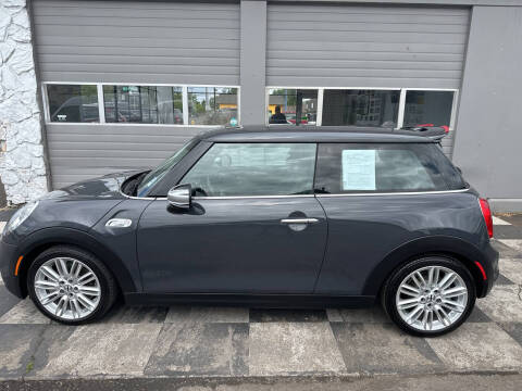 2015 MINI Hardtop 2 Door for sale at Moi Motors in Eugene OR