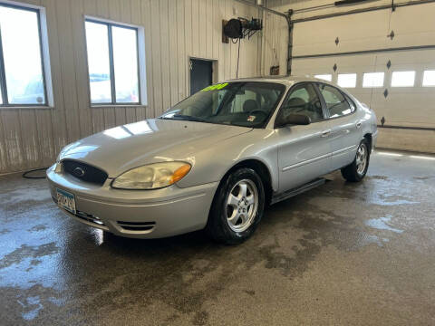 2005 Ford Taurus for sale at Sand's Auto Sales in Cambridge MN