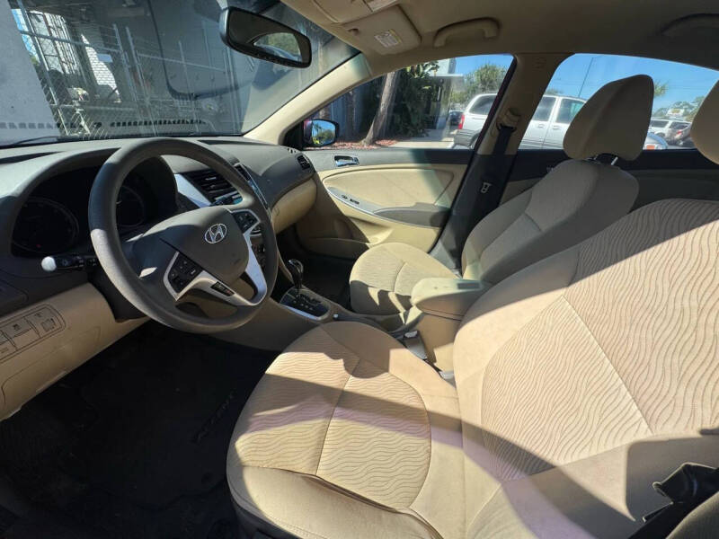 2012 Hyundai Accent GLS