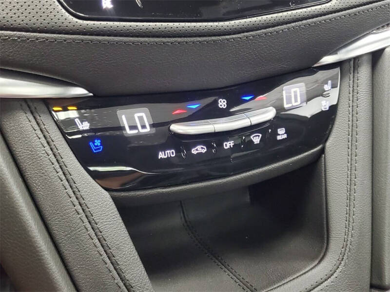 2025 Cadillac XT5 Sport