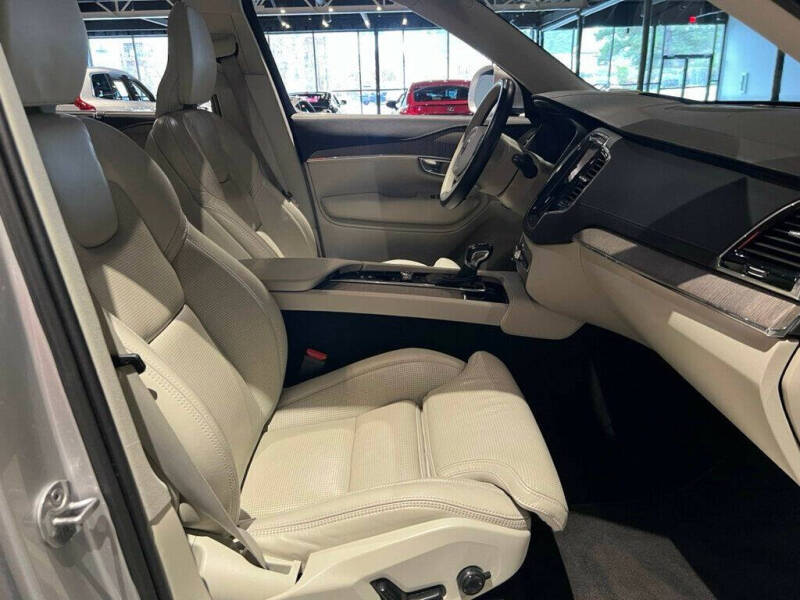 2022 Volvo XC90 T6 Inscription 7-Passenger