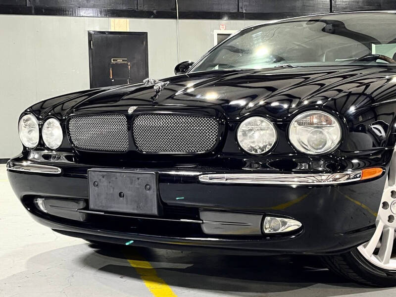 2004 Jaguar XJR