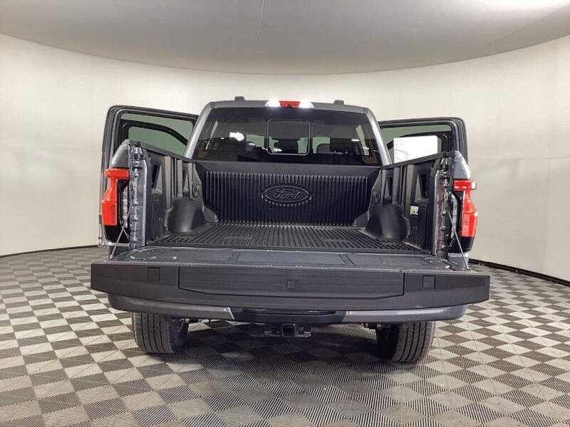 2025 Ford F-150 Lightning Lariat