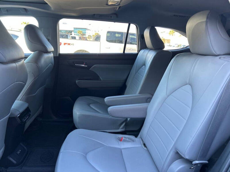 2023 Toyota Highlander XLE