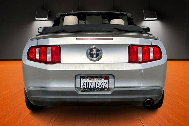 2010 Ford Mustang V6