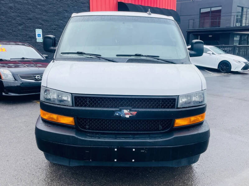 2023 Chevrolet Express 2500