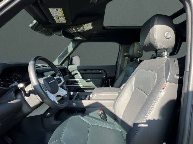 2024 Land Rover Defender 90 P400 X-Dynamic SE