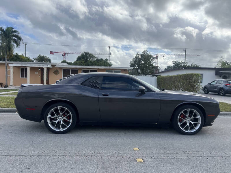 2017 Dodge Challenger SXT