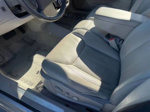 2011 Cadillac DTS Luxury Collection