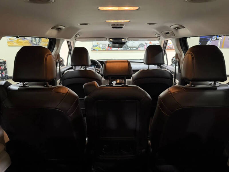 2023 Kia Carnival EX
