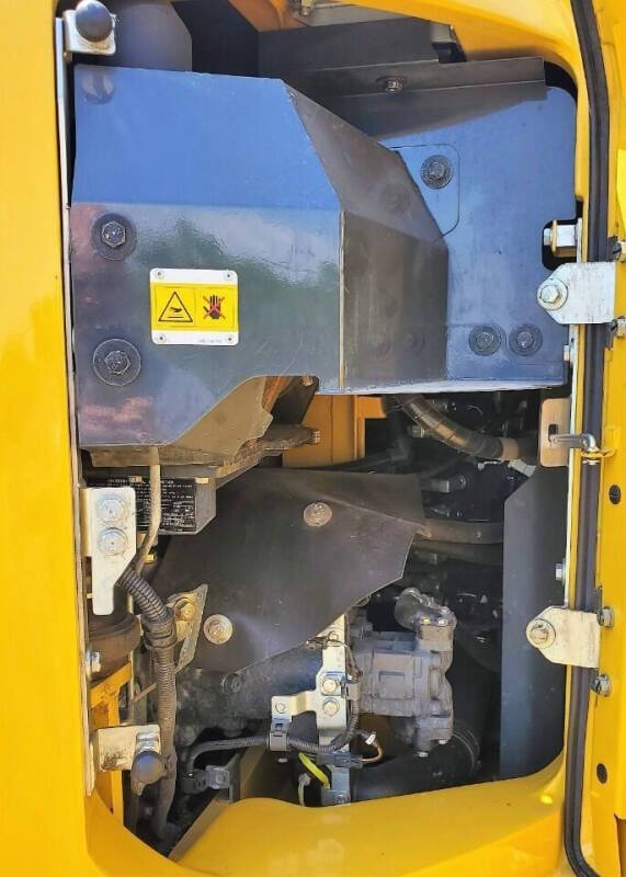 2021 Komatsu PC88MR-11