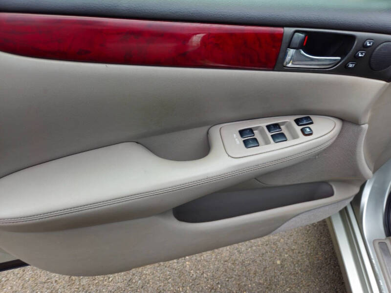 2004 Lexus ES 330