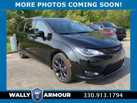 2019 Chrysler Pacifica for sale at Wally Armour Chrysler Dodge Jeep Ram in Alliance OH