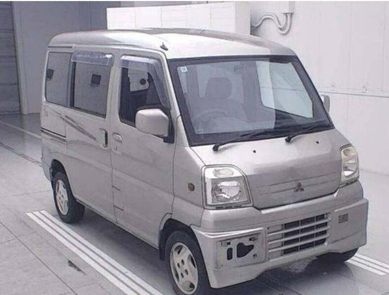 2000 Mitsubishi Town Box