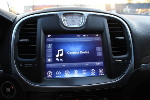 2017 Chrysler 300 Limited