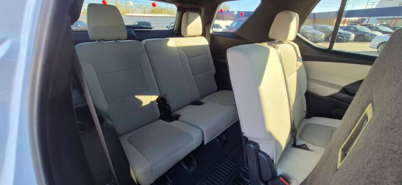 2023 Chevrolet Traverse LS