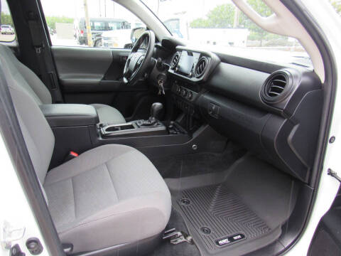 2022 Toyota Tacoma SR