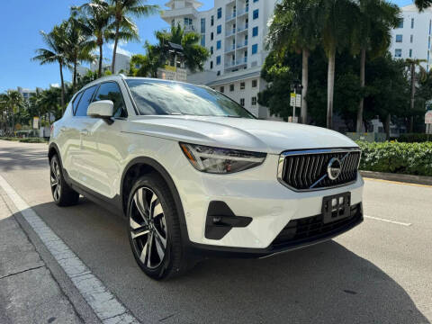 2024 Volvo XC40 B5 Plus Bright Theme