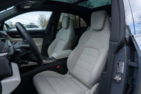 2025 Porsche Macan 4S Electric