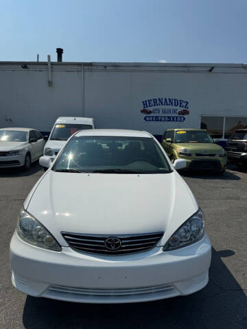2005 Toyota Camry for sale at Hernandez Auto Sales in Pawtucket RI