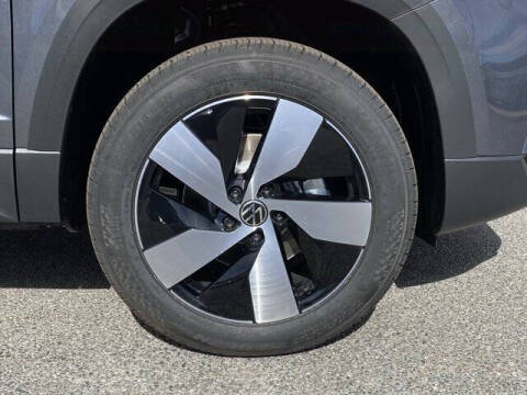2025 Volkswagen Taos S 4Motion