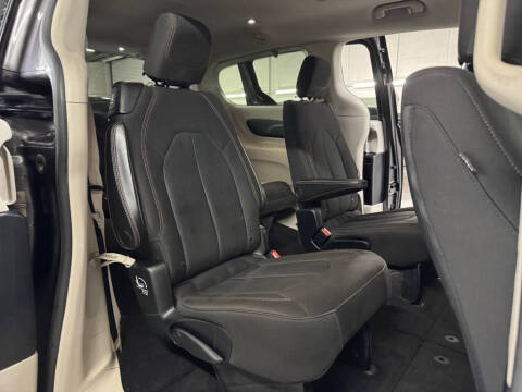 2017 Chrysler Pacifica Touring