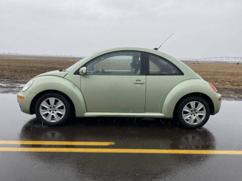 2008 Volkswagen New Beetle for sale at M AND S CAR SALES LLC in Independence OR