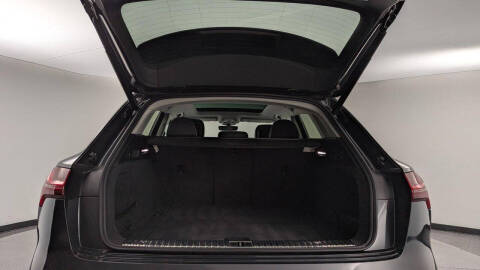 2024 Audi Q8 e-tron quattro Premium