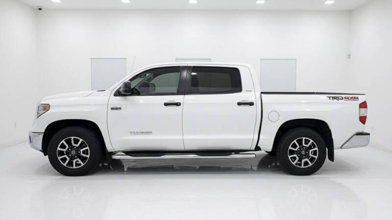 2018 Toyota Tundra SR5's photo