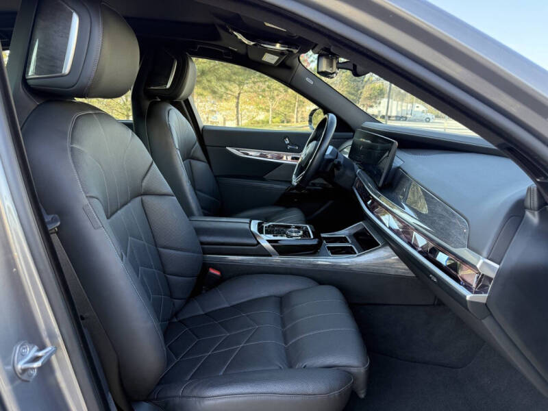 2024 BMW i7 eDrive50