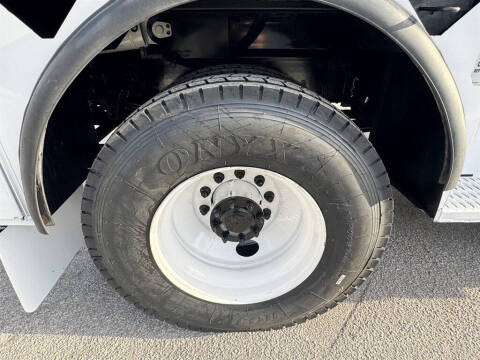 2019 Freightliner M2 106