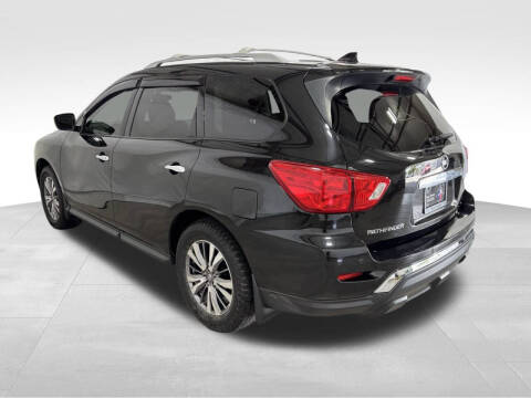2019 Nissan Pathfinder S