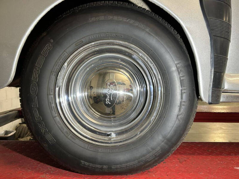 1947 Ford Super Deluxe