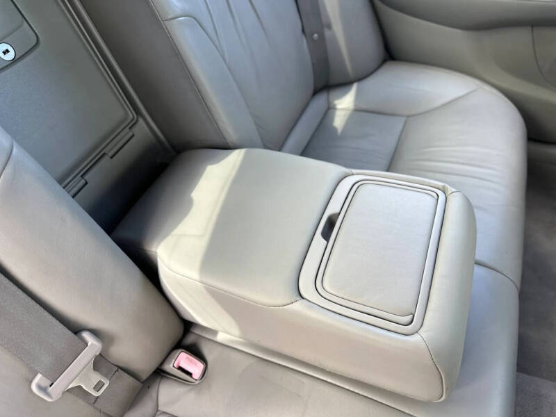 2004 Lexus ES 330