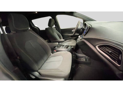 2023 Chrysler Pacifica Touring