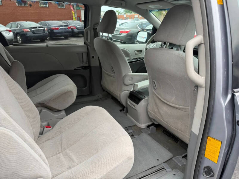 2012 Toyota Sienna