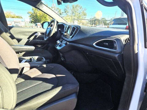 2024 Chrysler Pacifica Touring