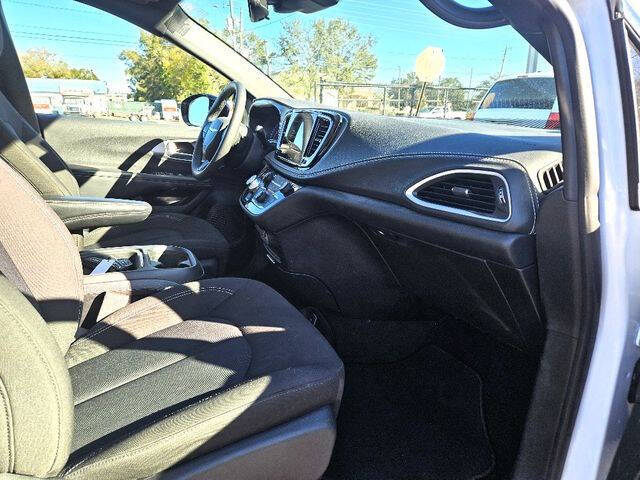 2024 Chrysler Pacifica Touring