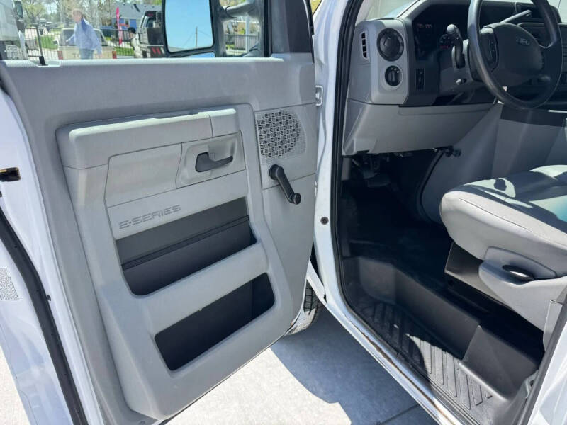 2017 Ford E-Series