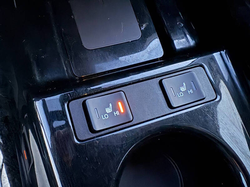 2020 Toyota Prius XLE AWD-e